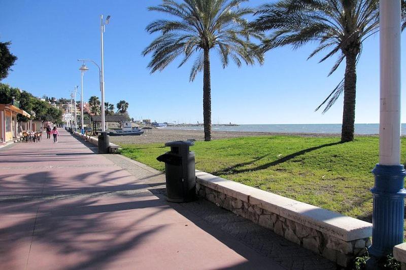 Apartamento El Bambu Cerca Del Mar Malaga Bagian luar foto