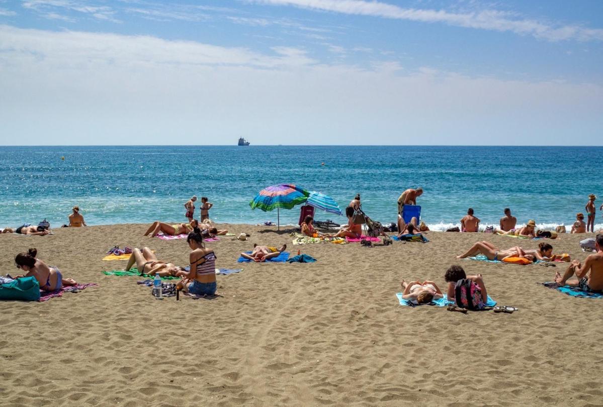 Apartamento El Bambu Cerca Del Mar Malaga Bagian luar foto