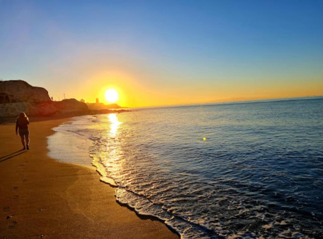 Apartamento El Bambu Cerca Del Mar Malaga Bagian luar foto