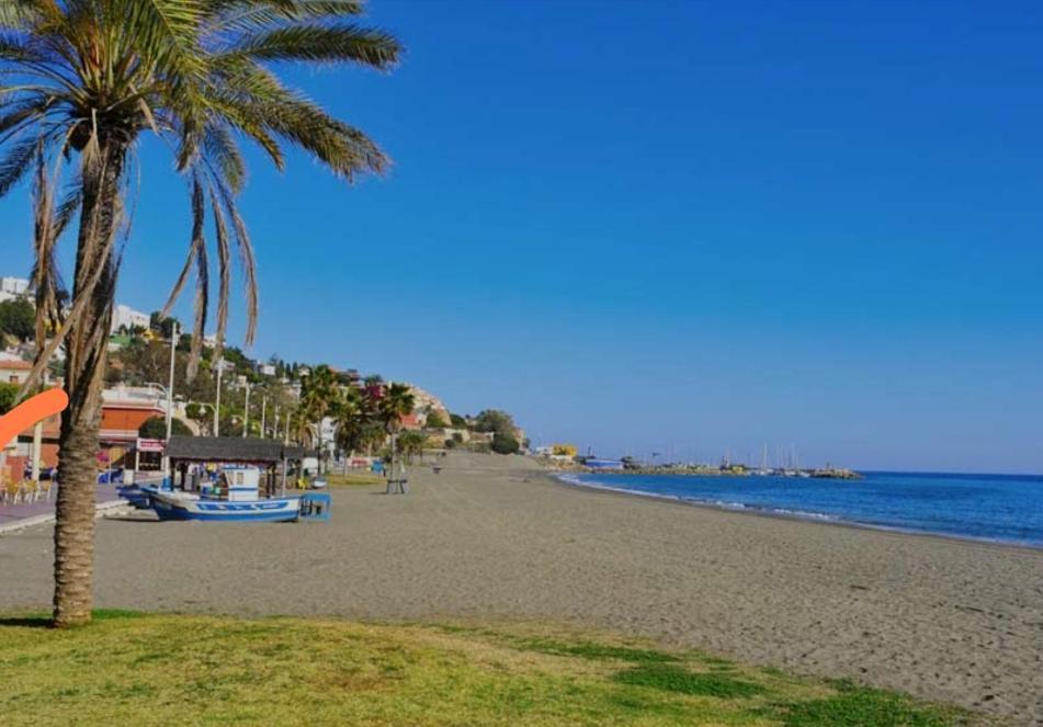 Apartamento El Bambu Cerca Del Mar Malaga Bagian luar foto