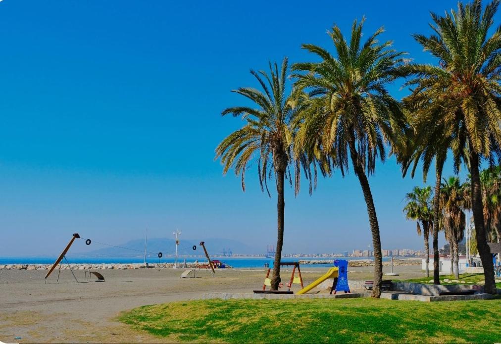 Apartamento El Bambu Cerca Del Mar Malaga Bagian luar foto