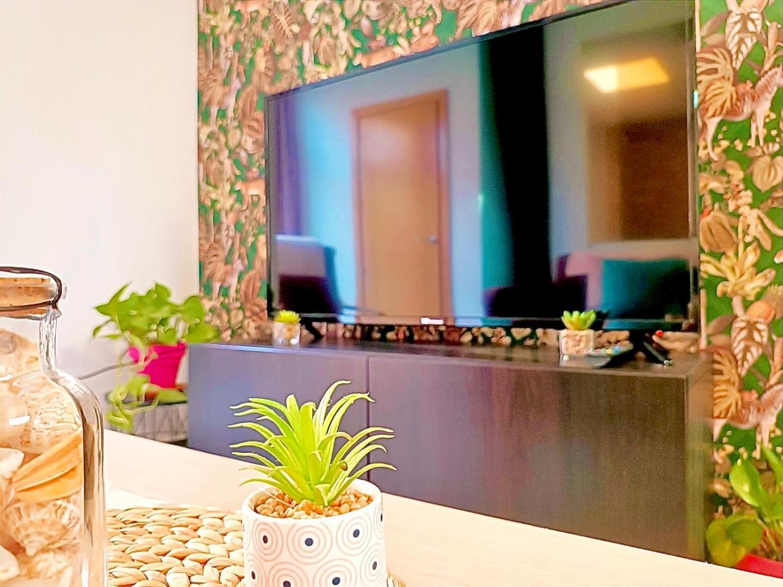 Apartamento El Bambu Cerca Del Mar Malaga Bagian luar foto