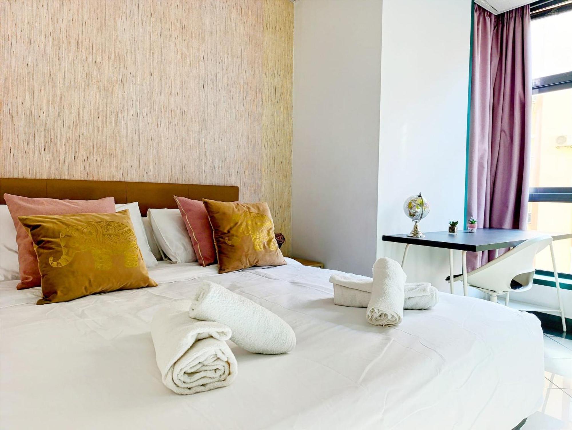 Apartamento El Bambu Cerca Del Mar Malaga Bagian luar foto
